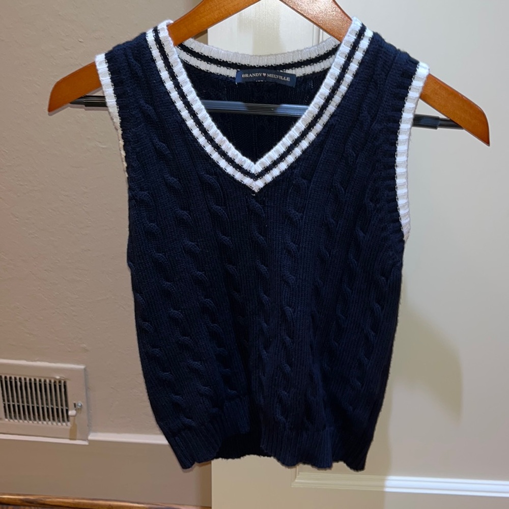 Sweater vest